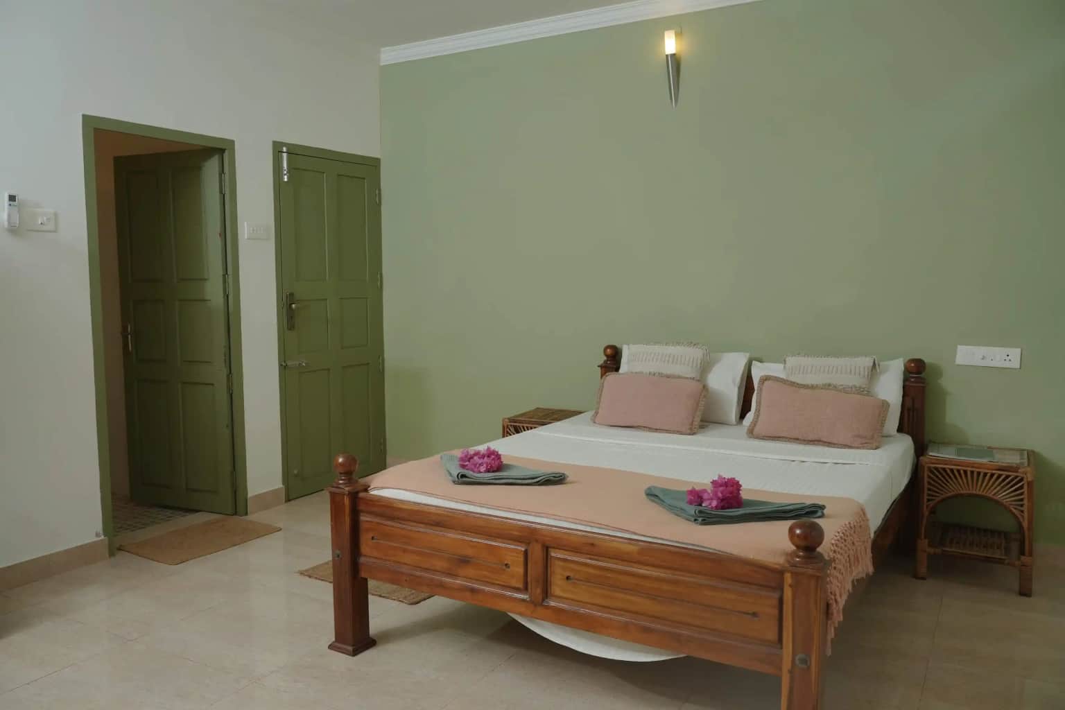 Standard Double Room with AC and private balcony (18 sqm) image 1