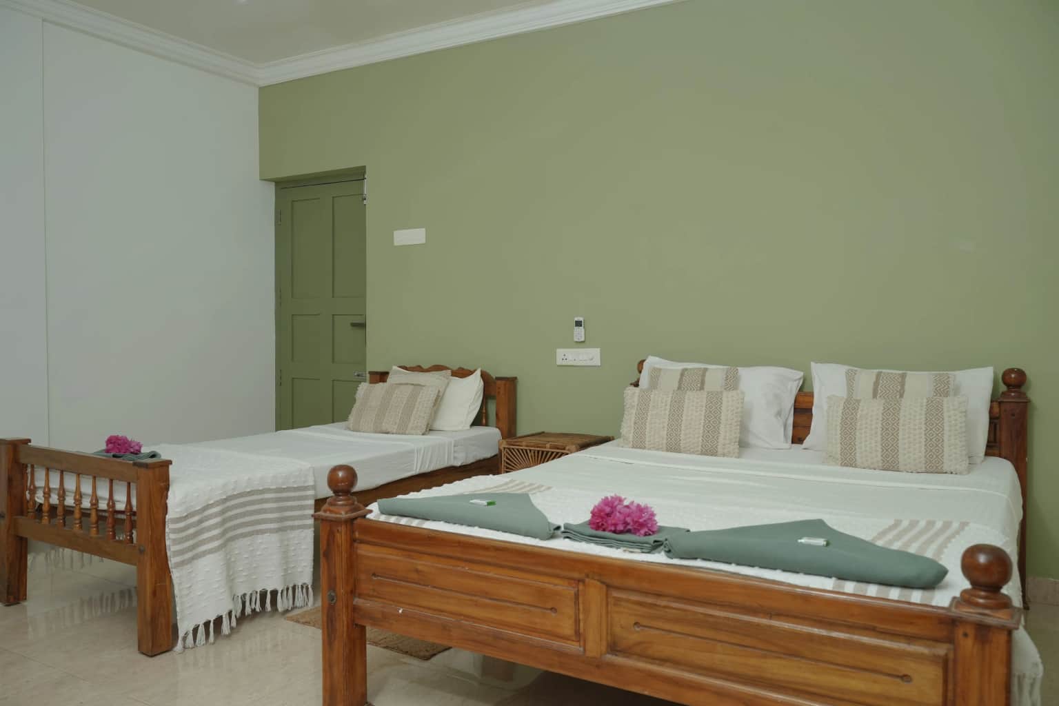 Standard Double Room with AC and private balcony (20 sqm) image 1