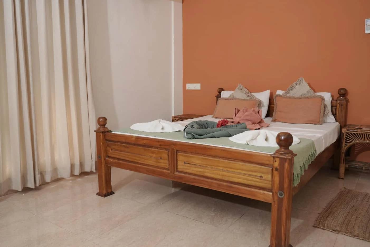 Deluxe Double Room with AC and private balcony (20 sqm) image 1