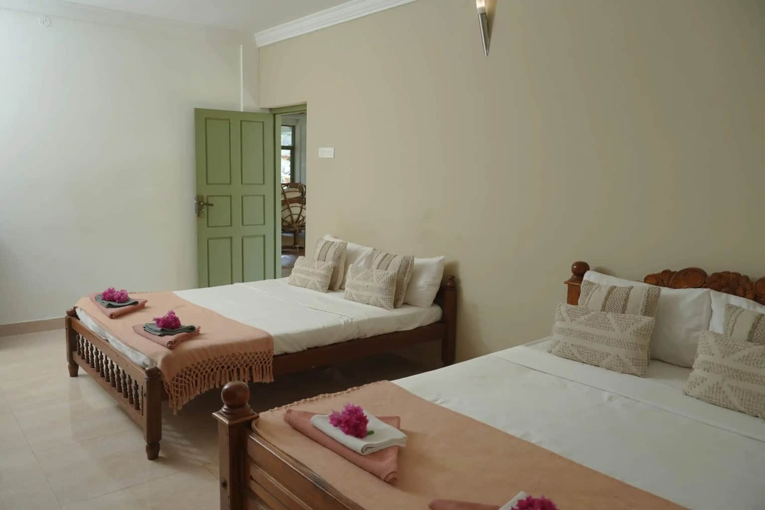 Superior Quadruple Room with AC and private balcony (22 sqm) image 1